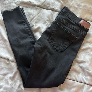 Hollister low rise super skinny crop. Size 5R W27 L26